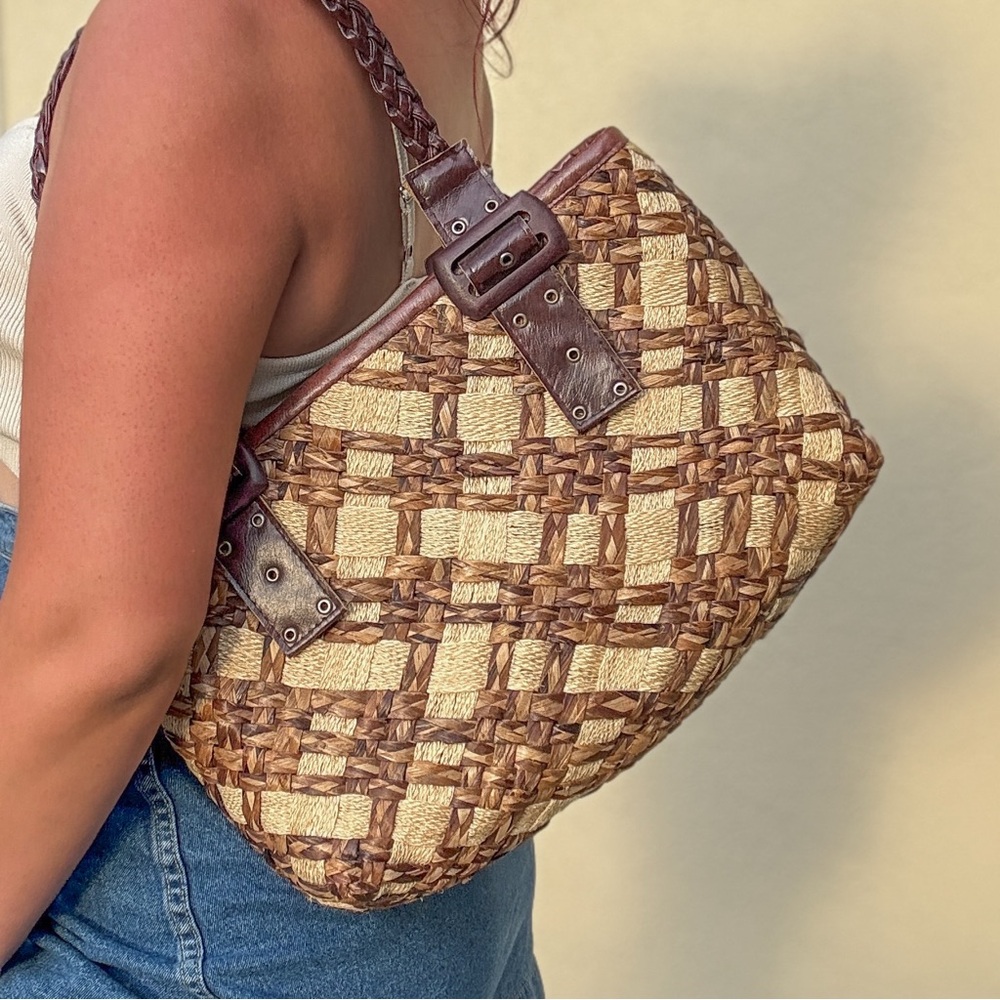 Elegant Woven Brown and Cream Shoulder Bag